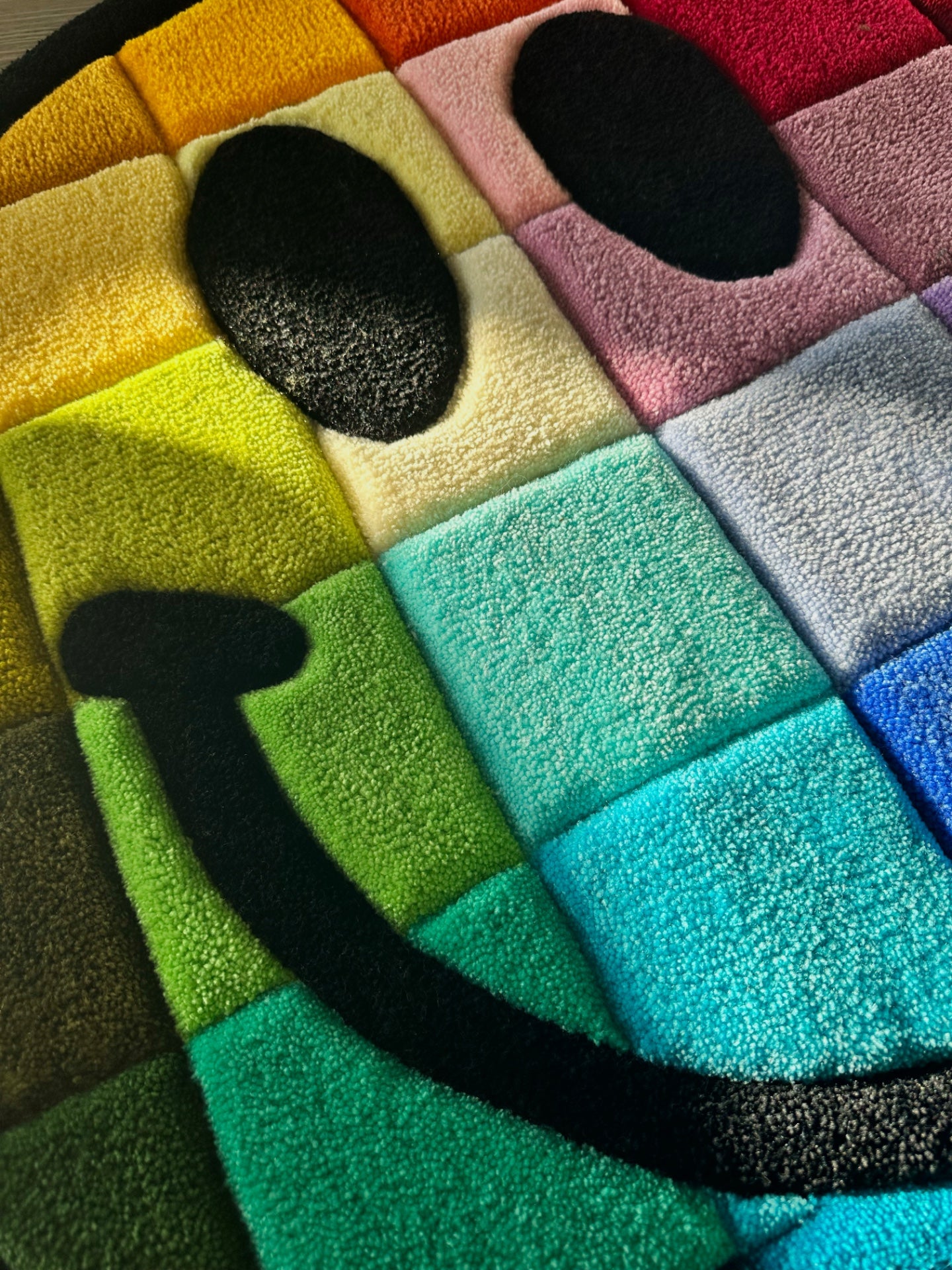 90cm Smiley Rug with 33 Colors